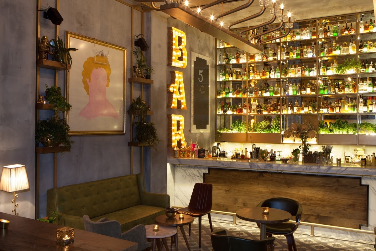 Moretenders’ Cocktail Crib