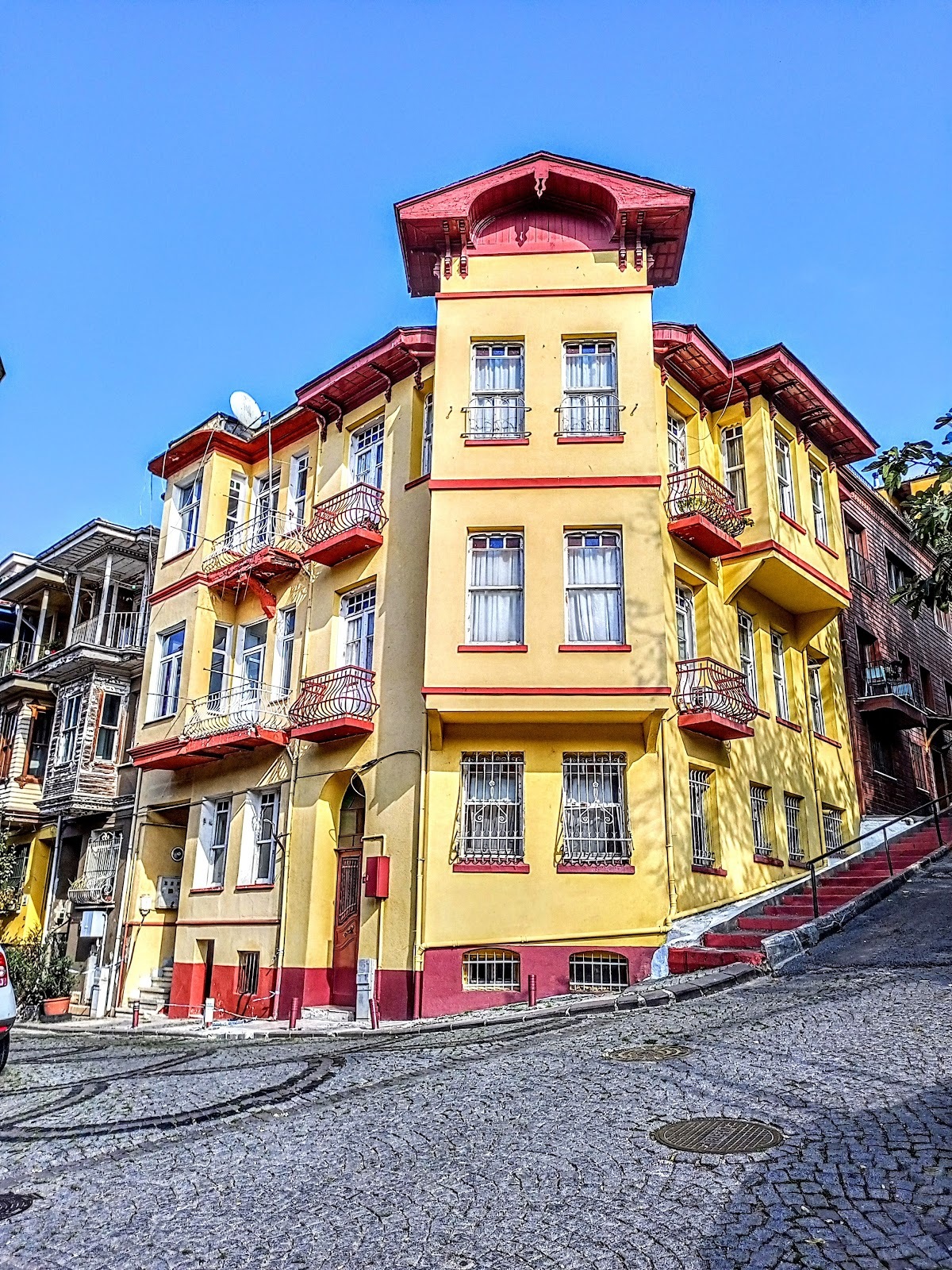Kuzguncuk Neighborhood
