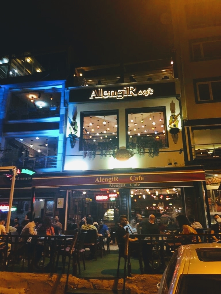 Alengir Cafe