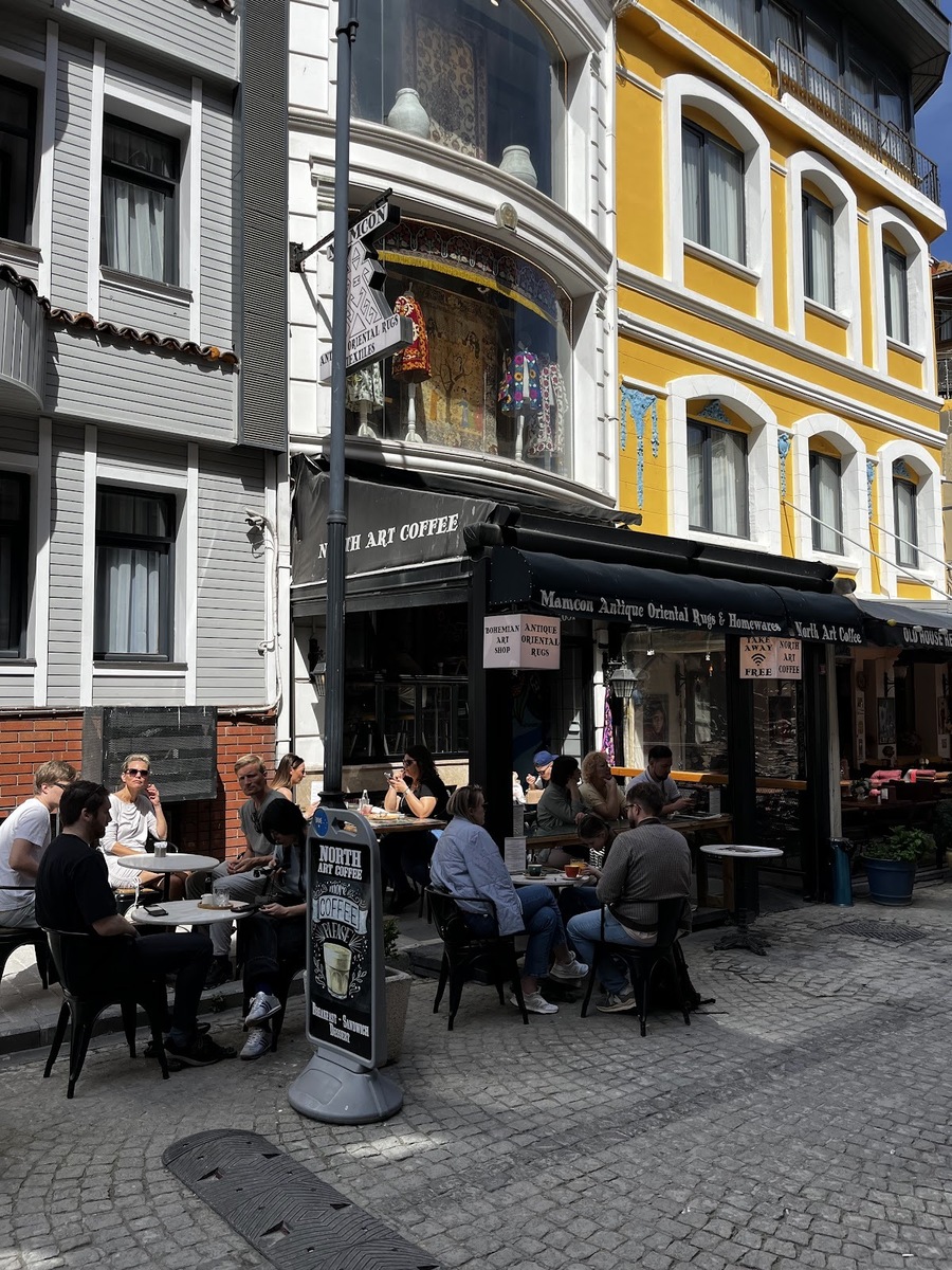 North Art Coffee & Breakfast