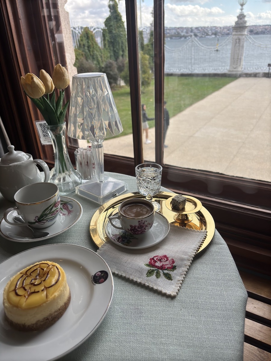 Şeker Ahmet Paşa Çay Salonu