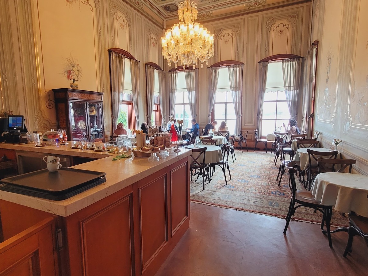 Şeker Ahmet Paşa Çay Salonu