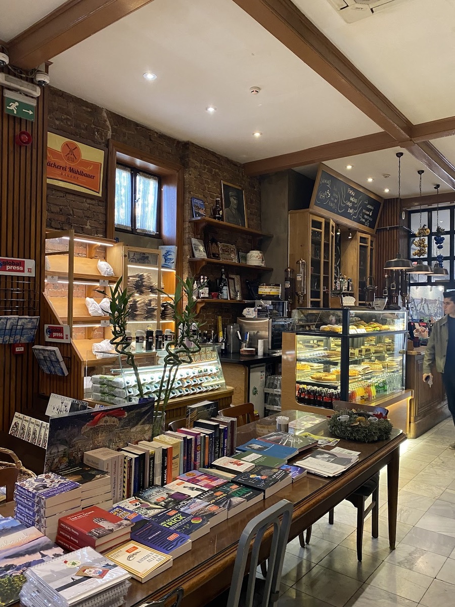Turkish-German Bookstore & Cafe