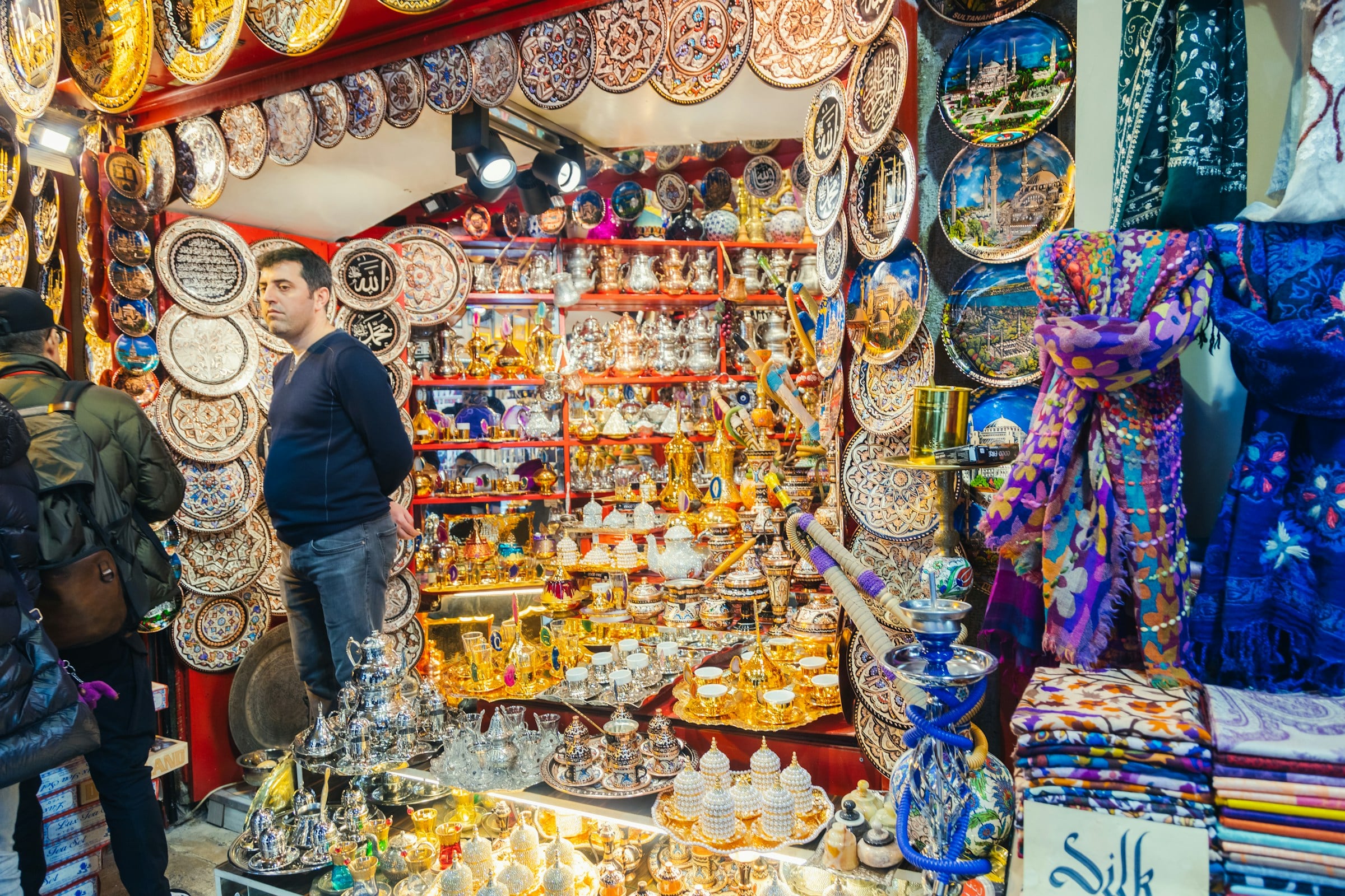 What Souvenirs to Buy in Istanbul in 2026: Full Shopping Guide
