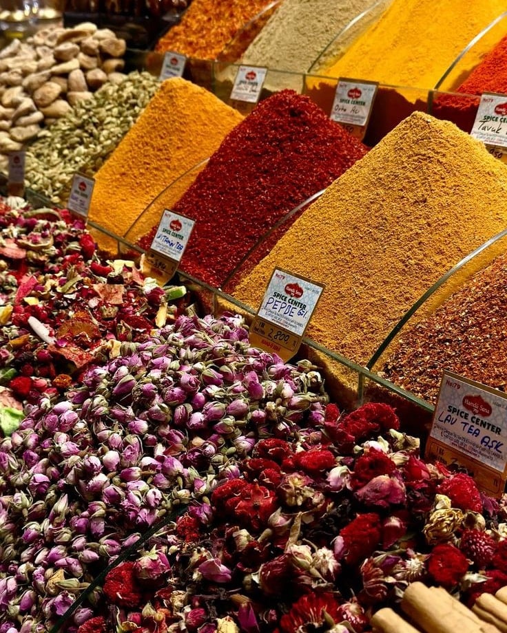 Mounds of sumac, pul biber, saffron, and dried herbs on display at the Egyptian Spice Bazaar in Eminönü
