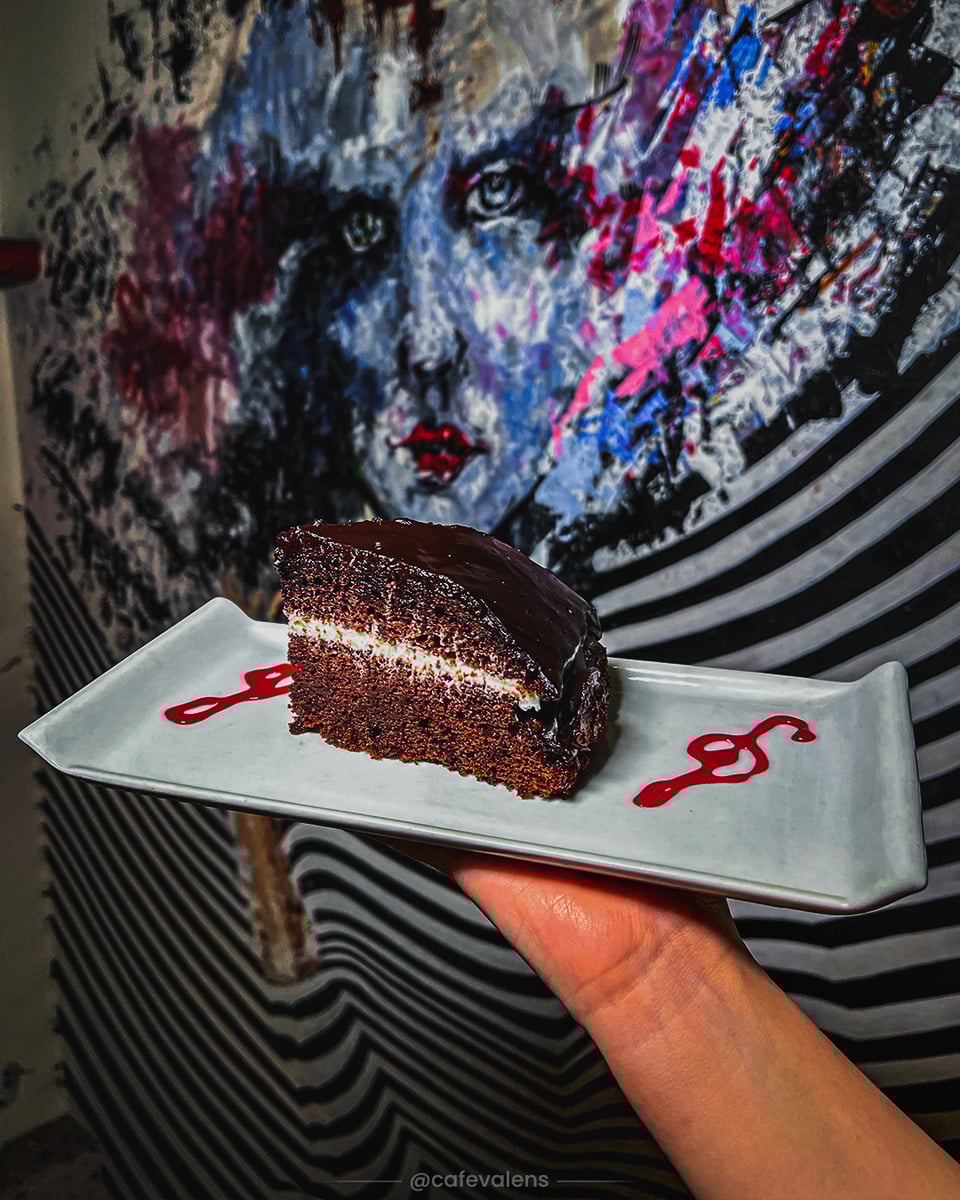 Valens Cafe Restaurant