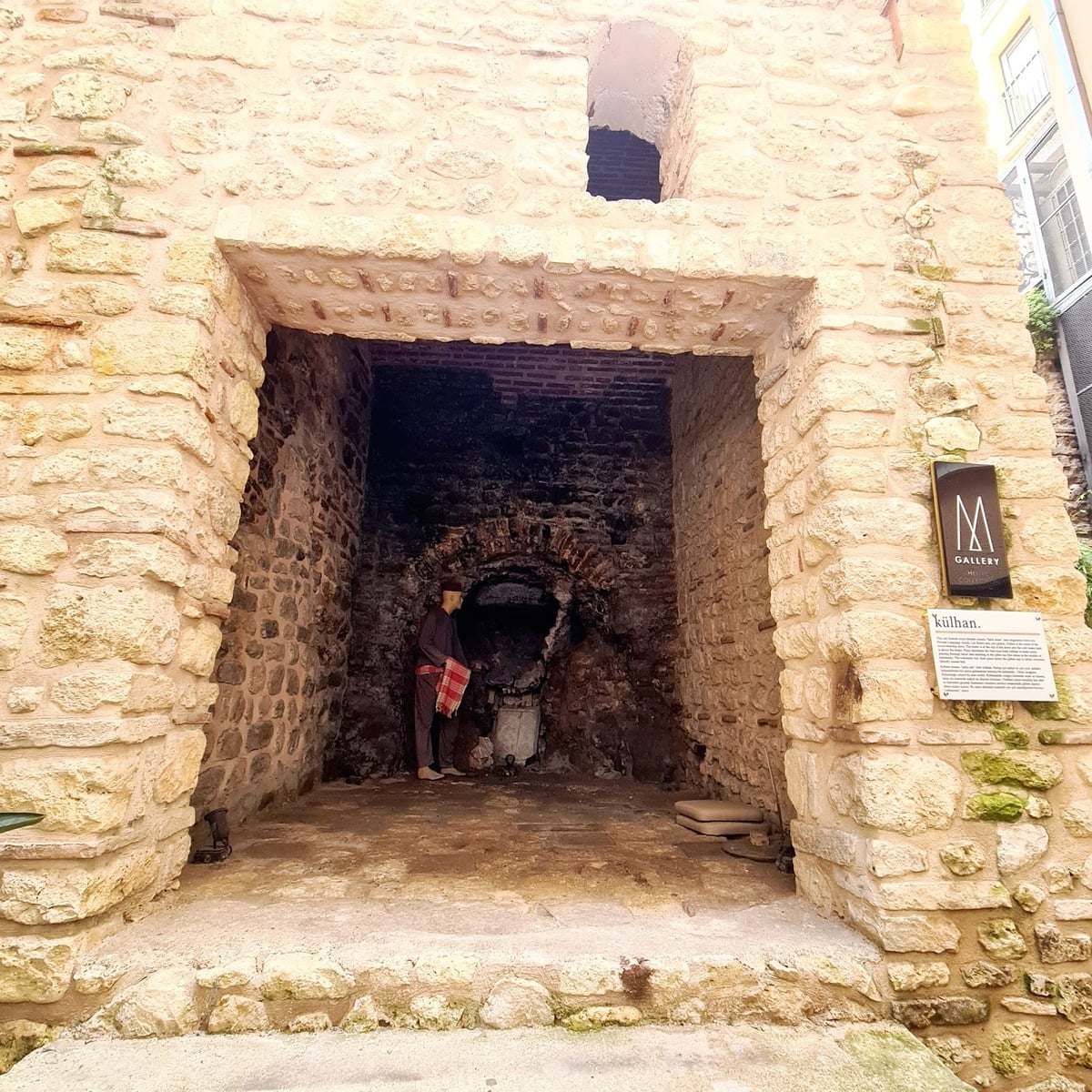 Tarihi Çeşme Turkish bath