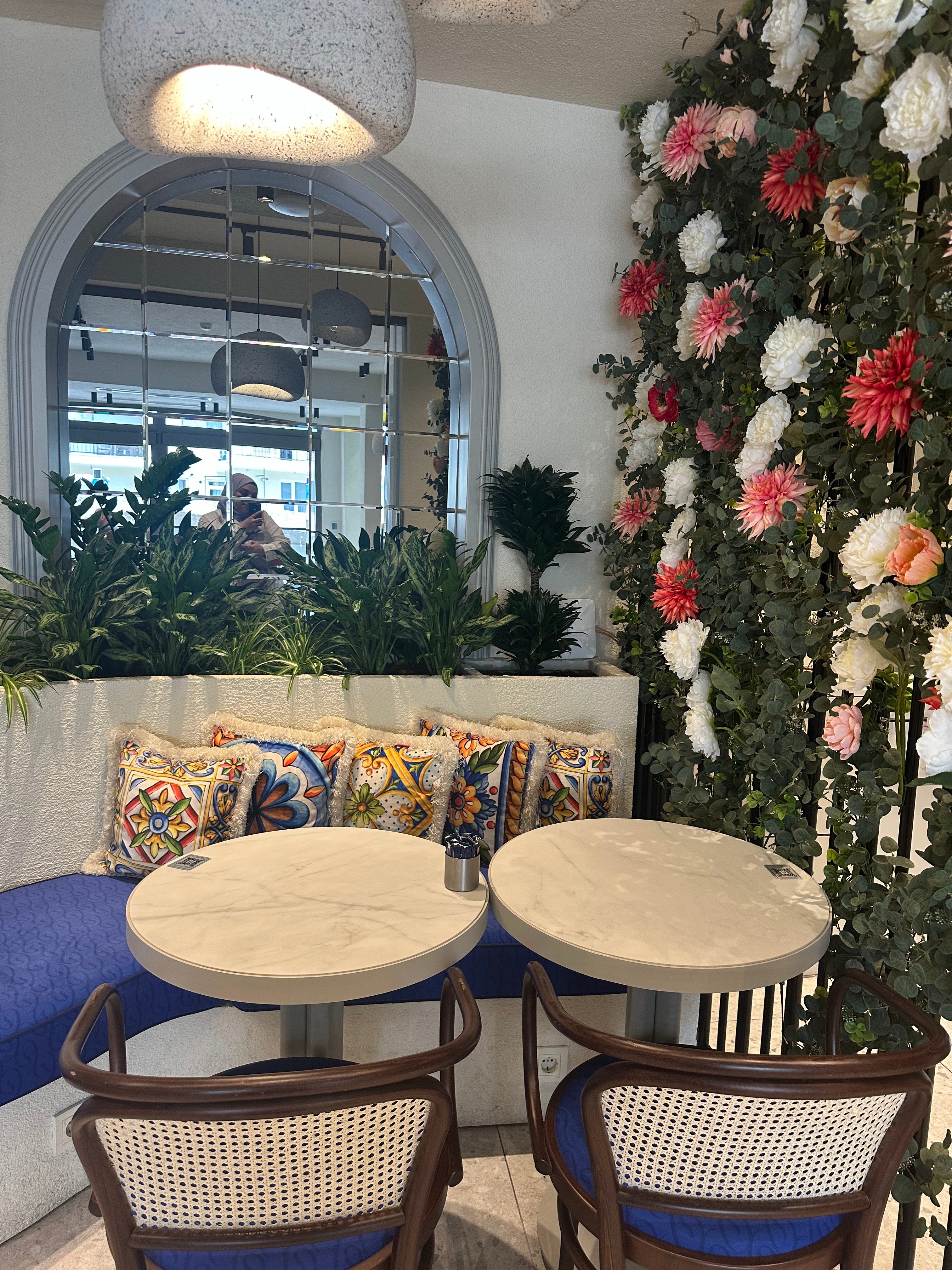 Dokuz Patisserie & Coffee (DOQUZ)