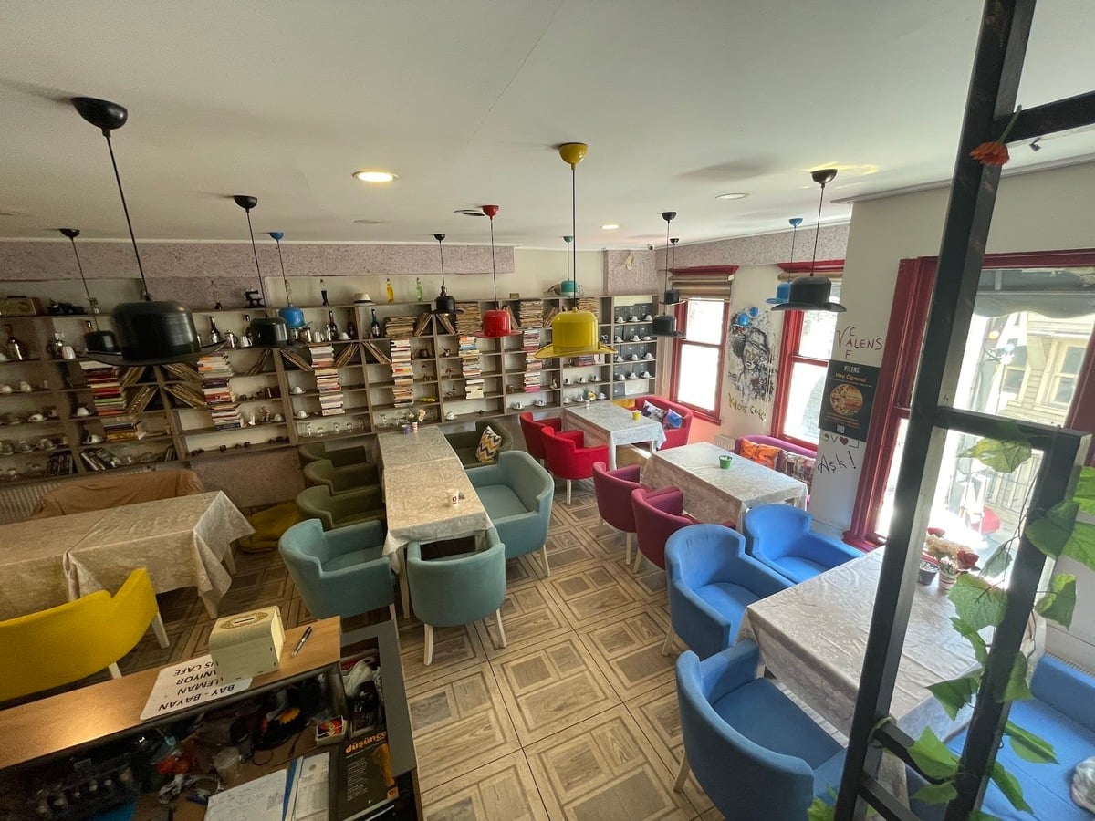 Valens Cafe Restaurant