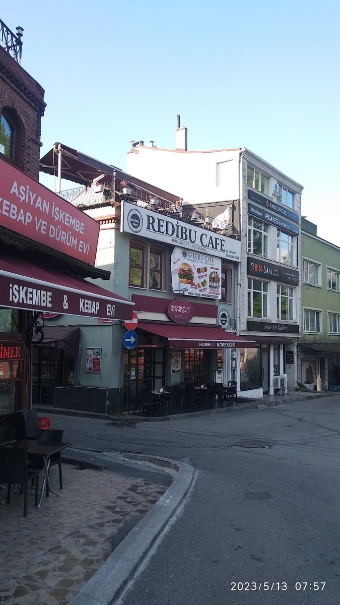 Redibu Cafe & Restaurant