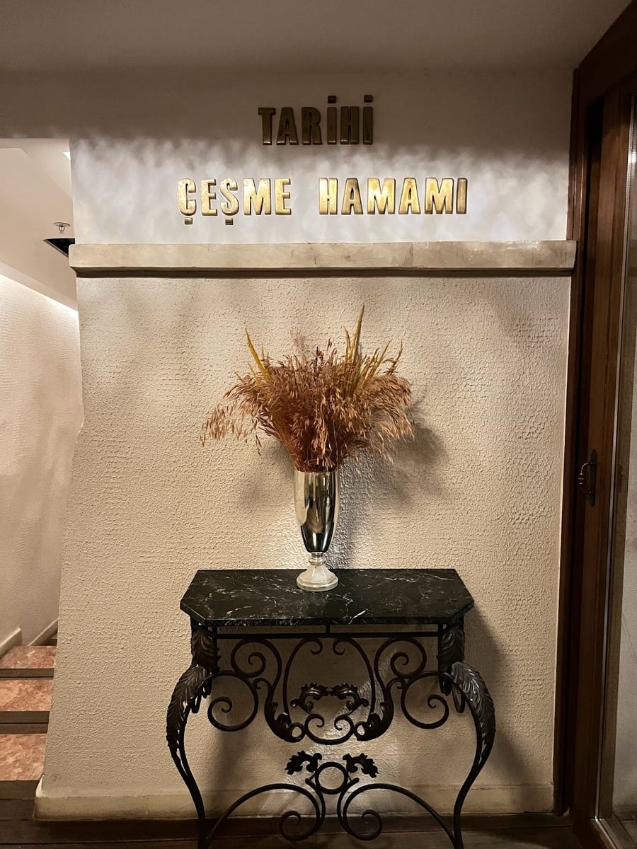 Tarihi Çeşme Turkish bath