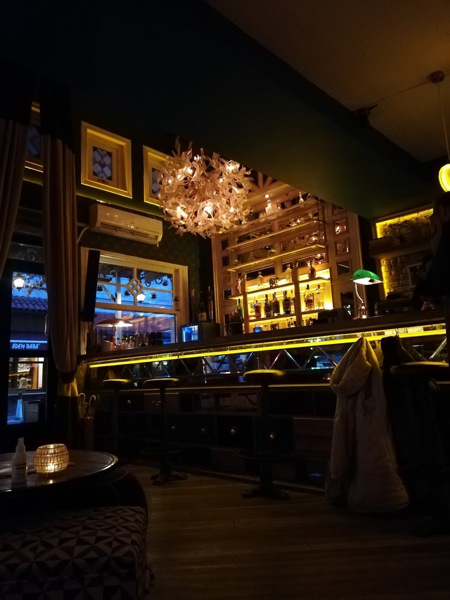 Alexandra Cocktail Bar