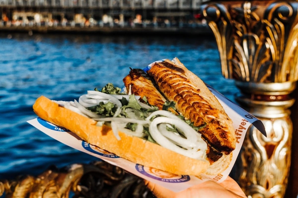 Tarihi Eminönü Derya Balıkçısı 1945