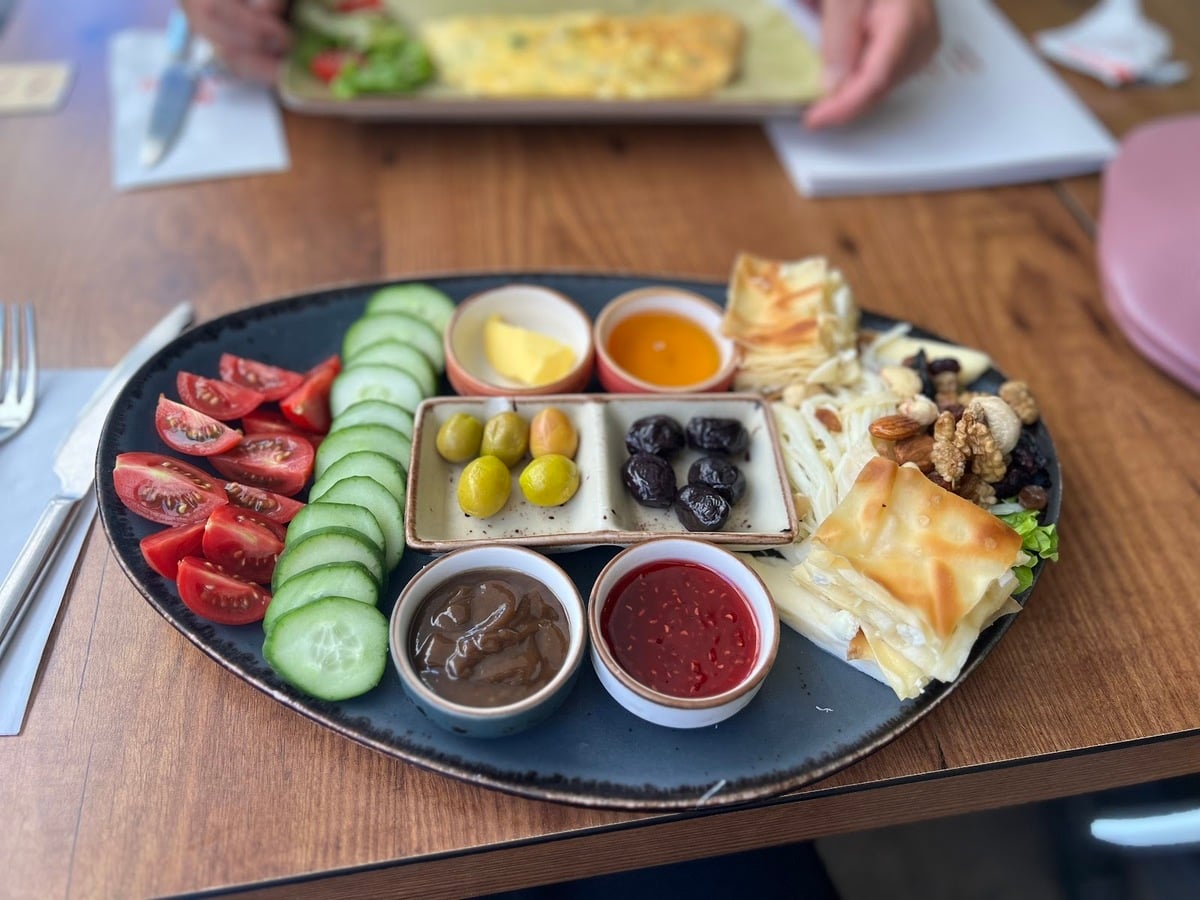 Poiká Breakfast & Coffee