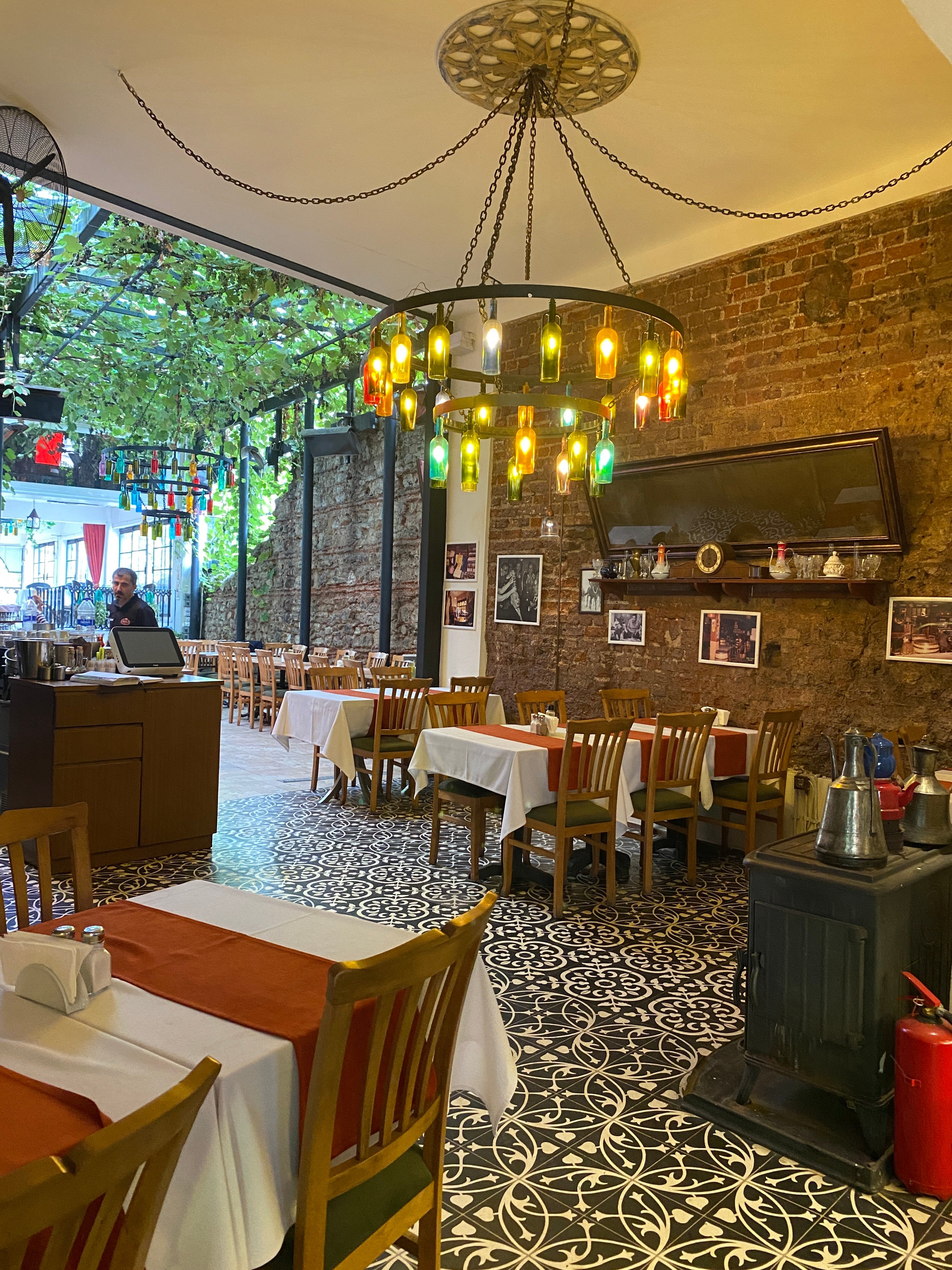 Agora Meyhanesi 1890