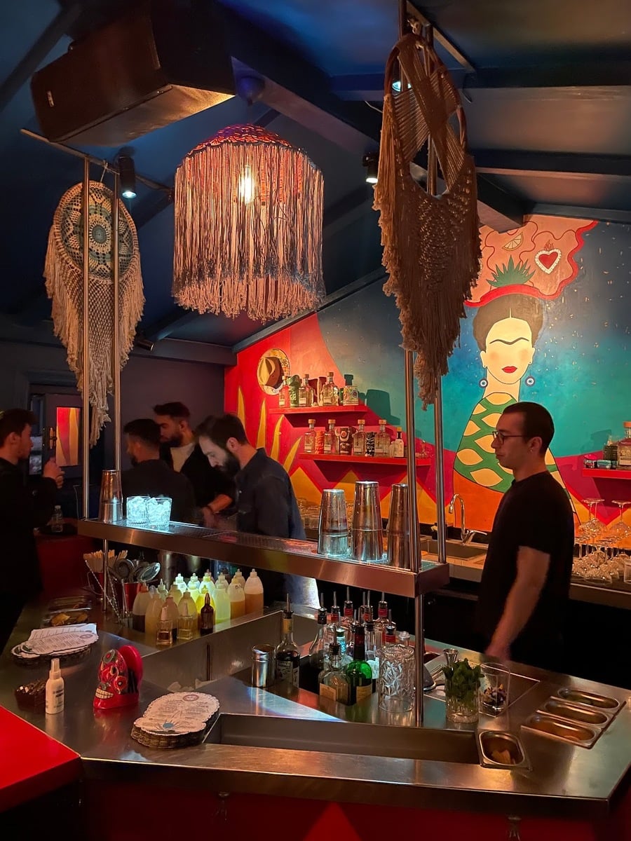 Alexandra Cocktail Bar