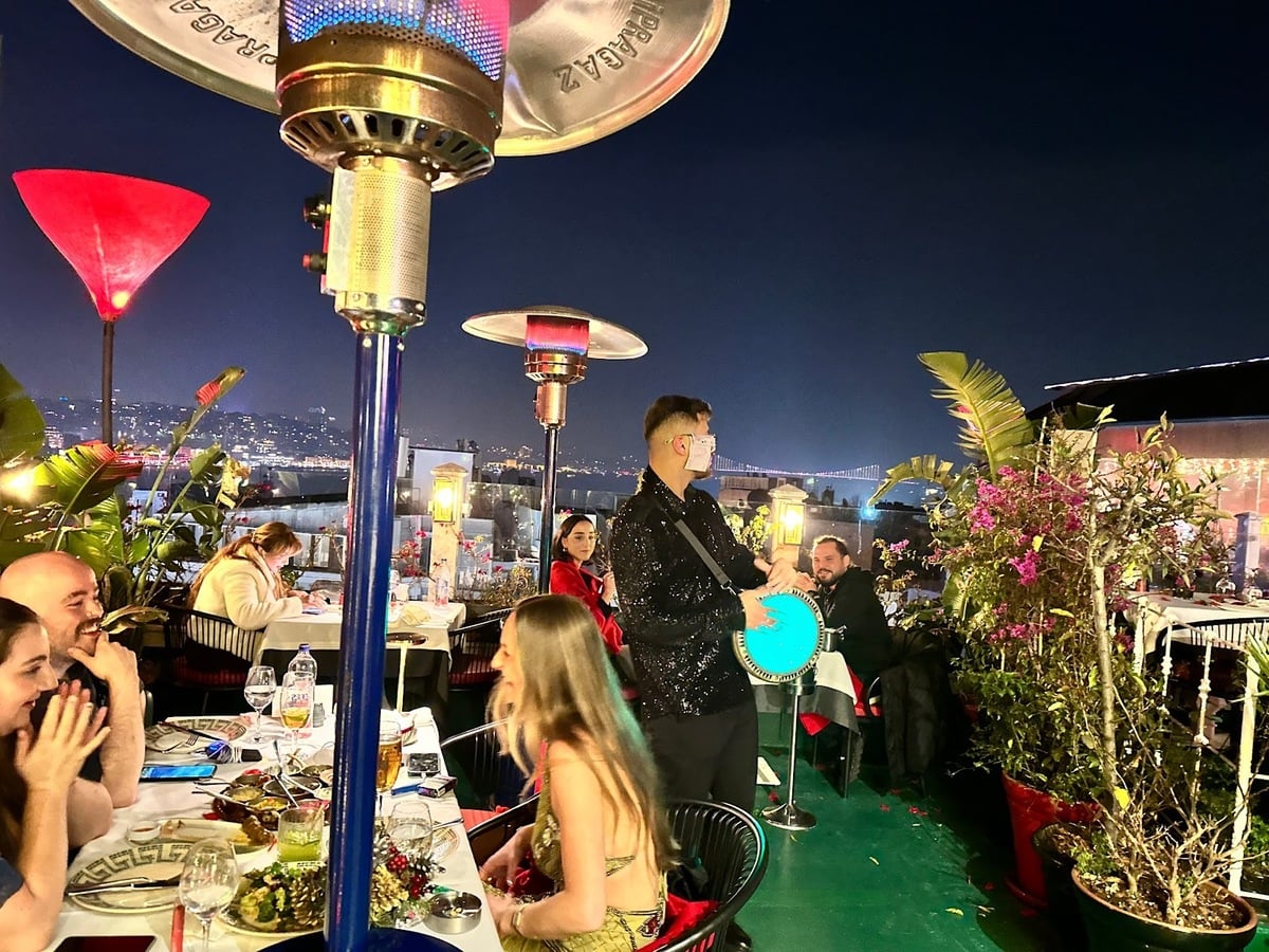 Roof Mezze 360 Restaurant