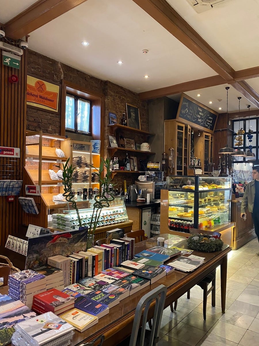 Turkish-German Bookstore & Cafe
