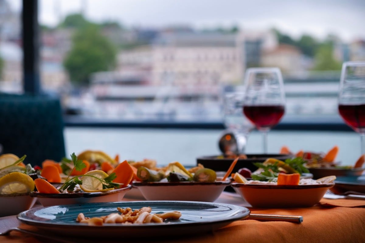 Beyaz İnci Restaurant Galata Köprüsü